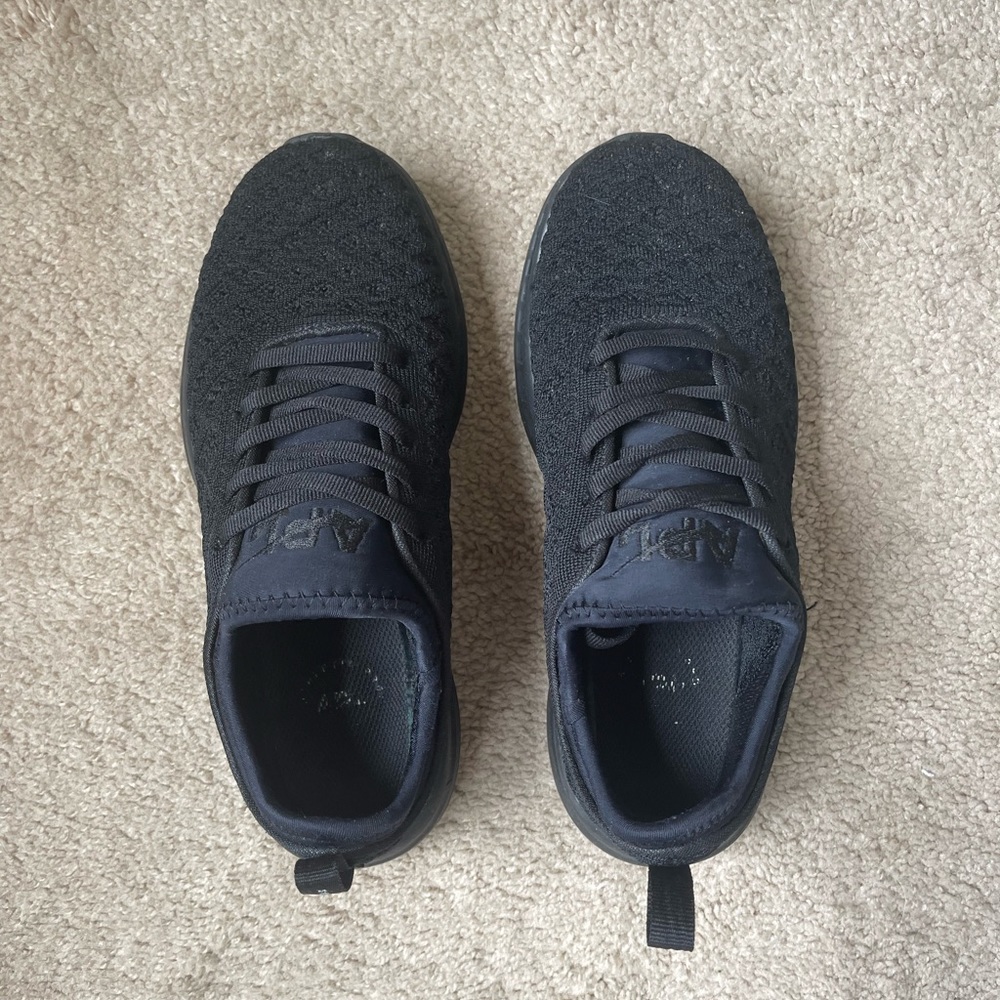 Tech loom phantom running shoe